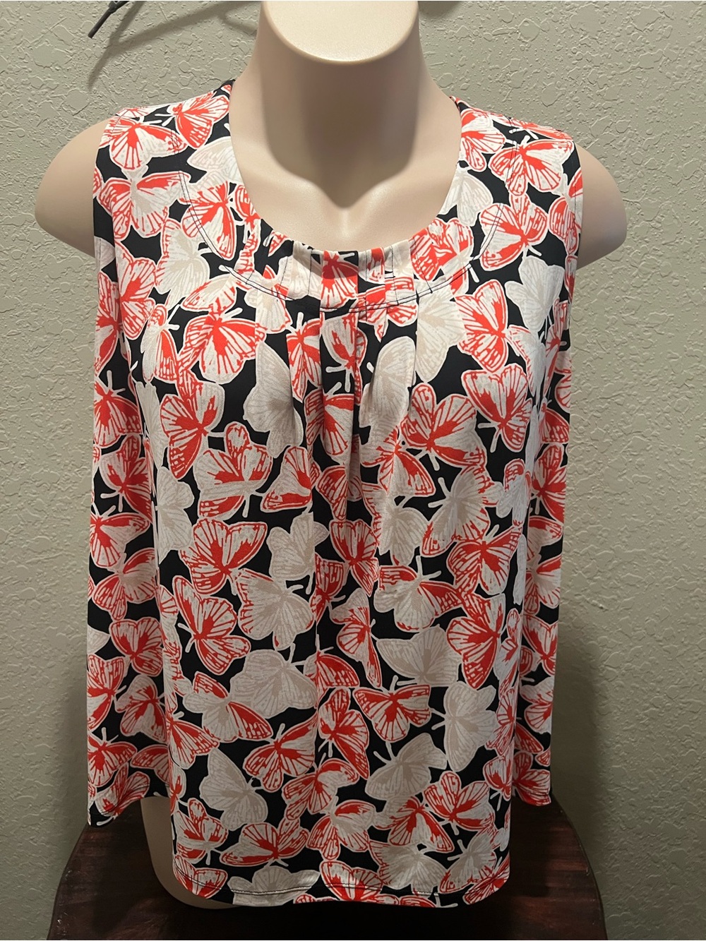 Jones Studio Sleeveless Floral Shell Top - Coral, White & Black